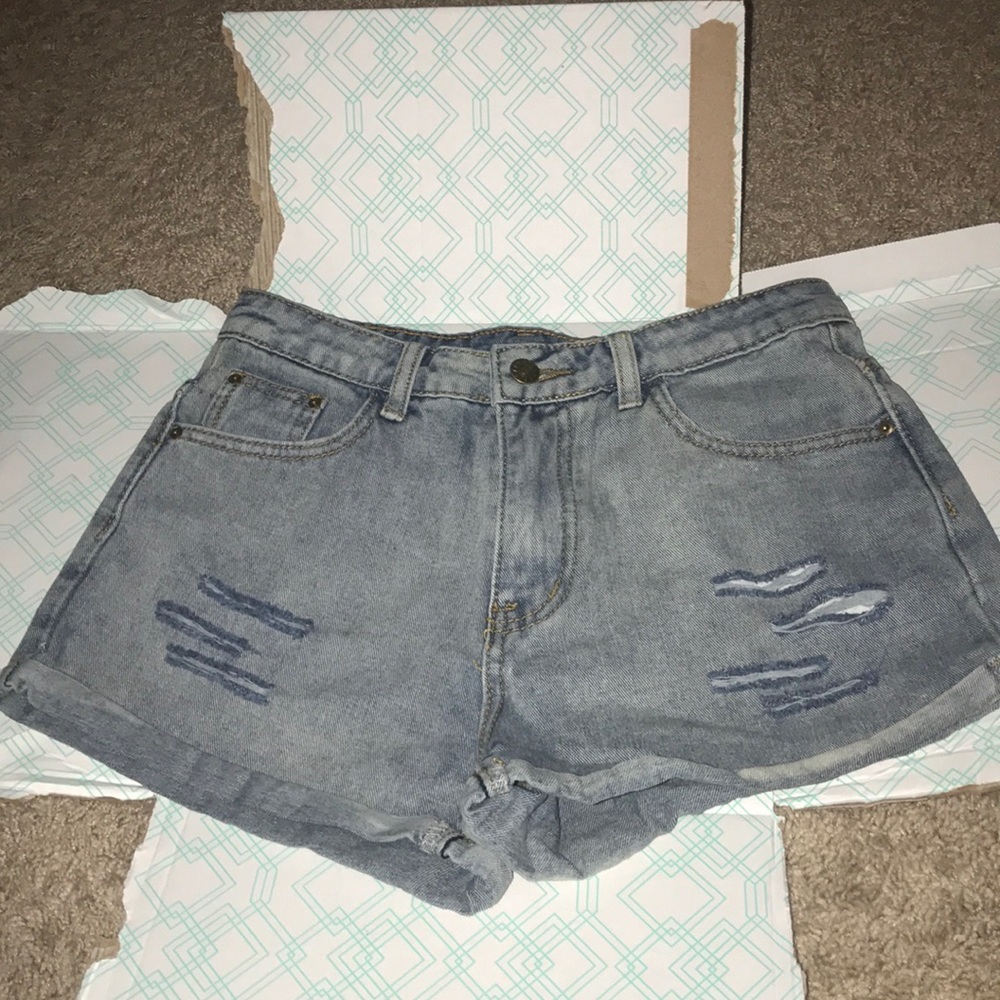 cute denim shorts!